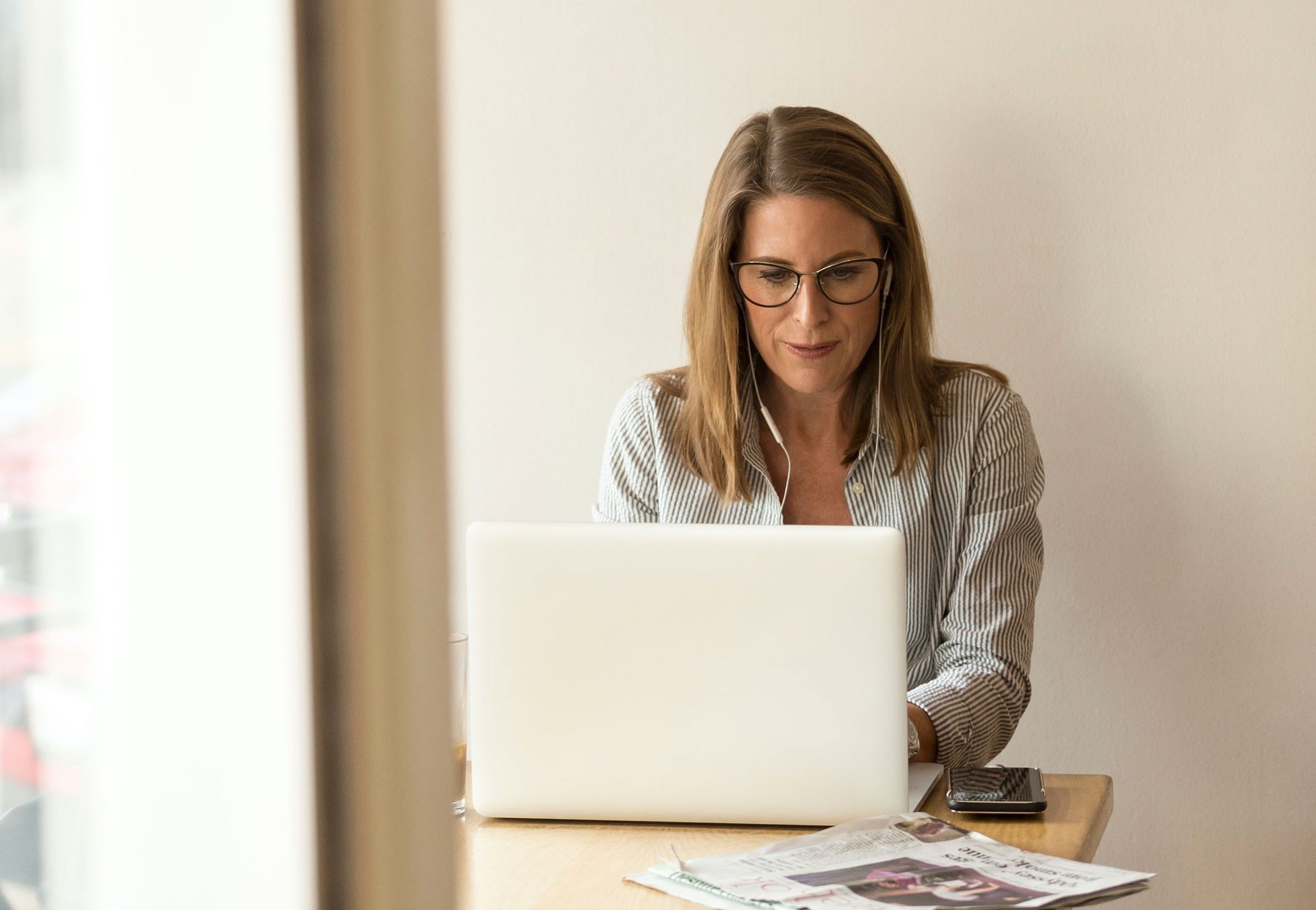 Woman on laptop.