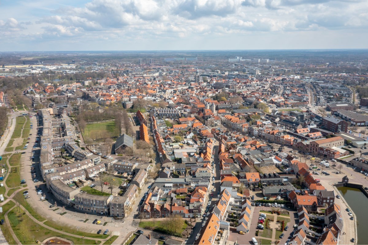 Zicht op Bergen op Zoom van bovenaf.